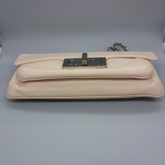 SOLD! 🤑 CHANEL Mademoiselle East West Flap - Picture 3 of 17